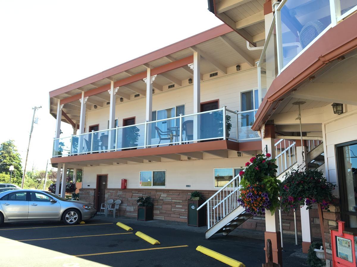 Breakers Boutique Inn Westport Exterior photo